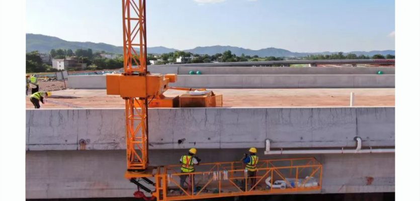 橋梁排水管安裝車