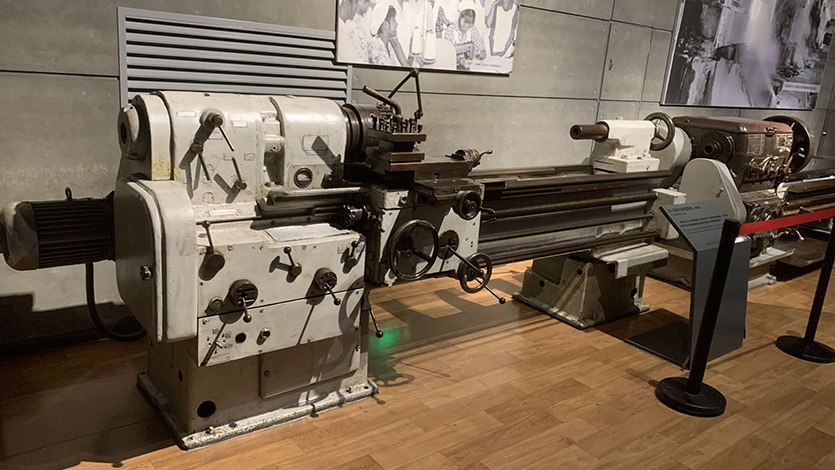 S1-250/1500型車床